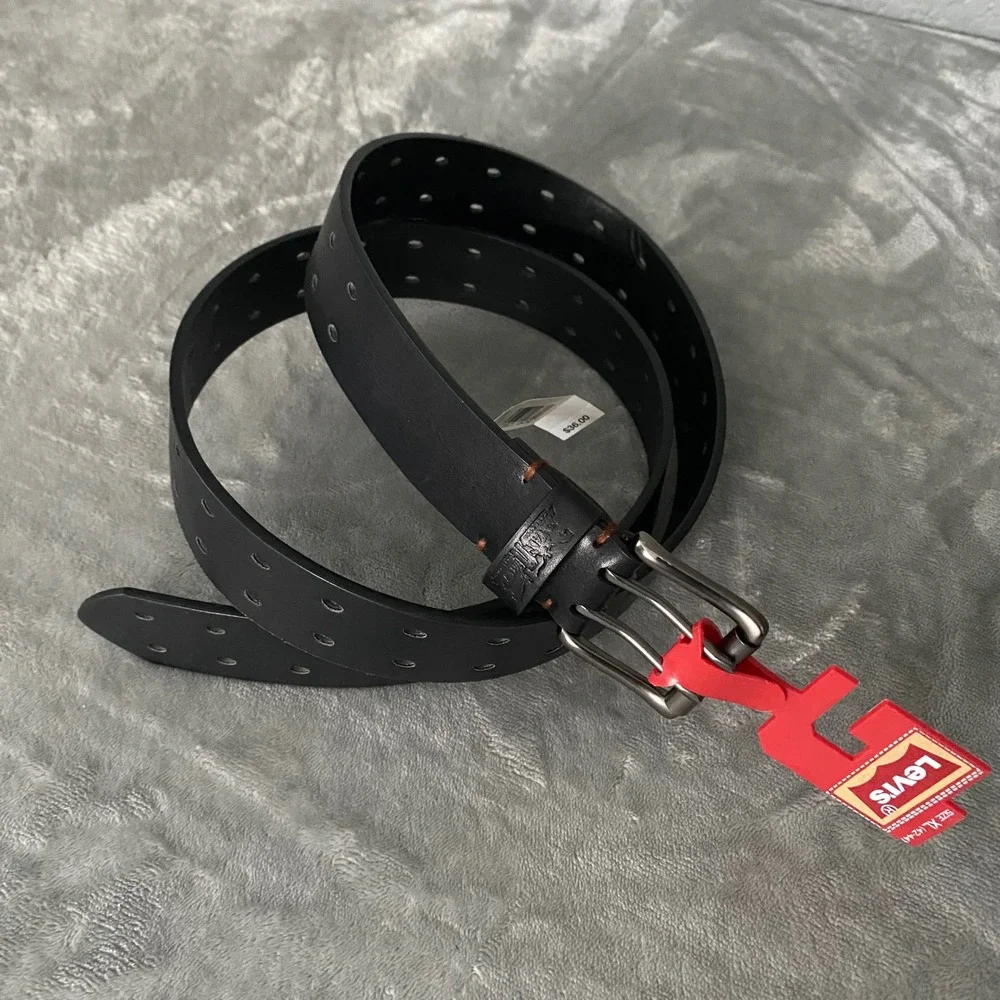 Levis Mens Black Double Prong Eyelet Belt Size XL 42-44 Synthetic Leather